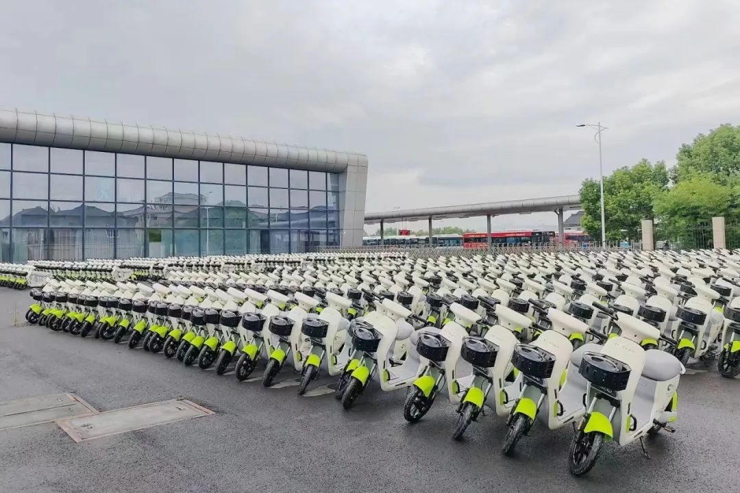 本銫電動車廠家生產的喵走出行共享電動車